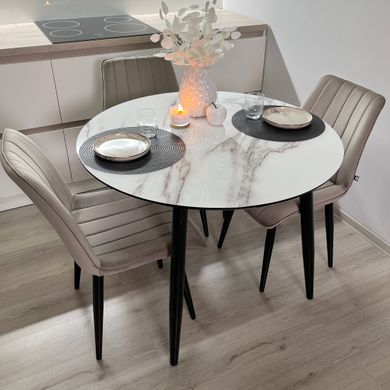 Обідній комплект стіл Oliver Чорний 900x900 + 4 стільця Моко на чорних ніжках