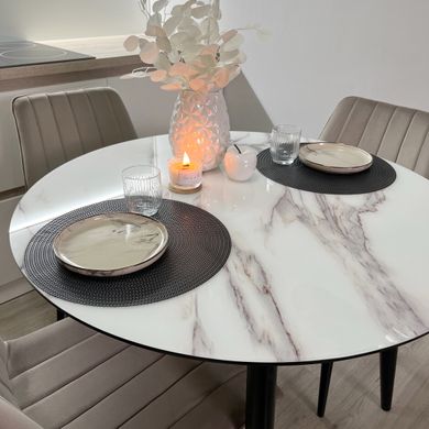 Обідній комплект стіл Oliver Чорний 900x900 + 4 стільця Моко на чорних ніжках