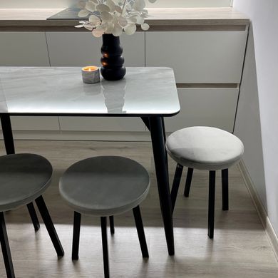 Обідній комплект стіл Martin Чорний 900x600 + 4 табурета Jam сірих на чорних ніжках